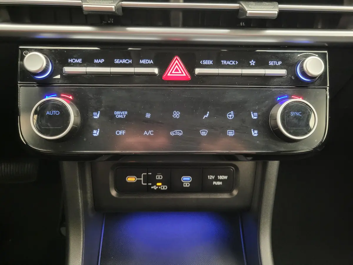 1.6 T-GDI PHEV Premium | Achterbank in delen neerklapbaar | Achterruitverwarming | Achteruitrij assistent | Leder | Stoelverwarming & Stoelventilatie | Elektrische achterklep | Elektr. stoel