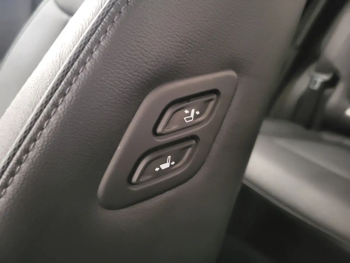 1.6 T-GDI PHEV Premium | Achterbank in delen neerklapbaar | Achterruitverwarming | Achteruitrij assistent | Leder | Stoelverwarming & Stoelventilatie | Elektrische achterklep | Elektr. stoel