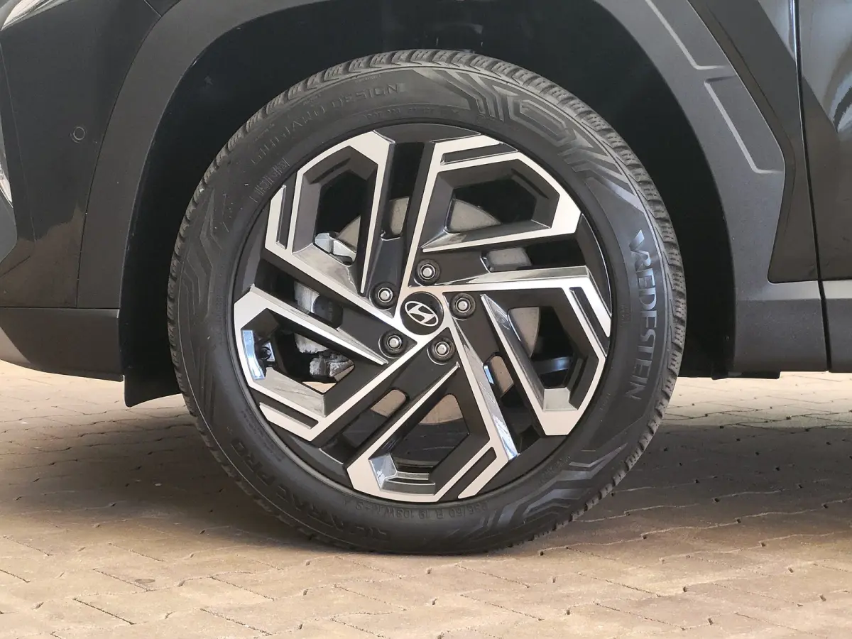 1.6 T-GDI PHEV Premium | Achterbank in delen neerklapbaar | Achterruitverwarming | Achteruitrij assistent | Leder | Stoelverwarming & Stoelventilatie | Elektrische achterklep | Elektr. stoel