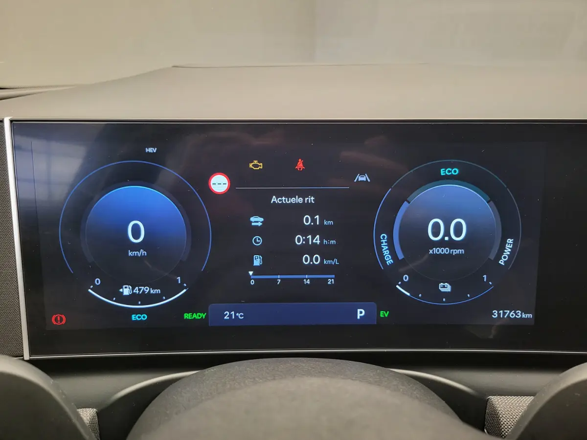 1.6 T-GDI PHEV Premium | Achterbank in delen neerklapbaar | Achterruitverwarming | Achteruitrij assistent | Leder | Stoelverwarming & Stoelventilatie | Elektrische achterklep | Elektr. stoel