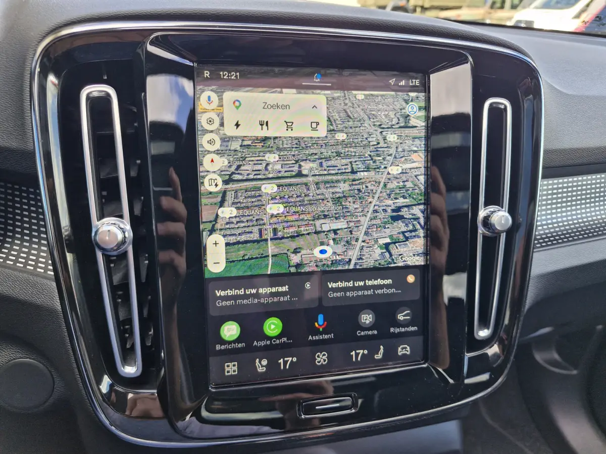 P8 AWD R-Design | Climate Pack (achterbank verwarmd) | Pack Lounge (audio installatie high end, elektrisch glazen schuif-/kanteldak, parkeersensor voor, rondomzicht camera)