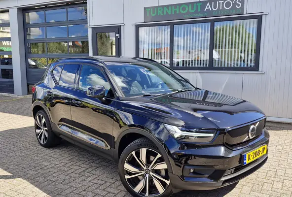 P8 AWD R-Design | Climate Pack (achterbank verwarmd) | Pack Lounge (audio installatie high end, elektrisch glazen schuif-/kanteldak, parkeersensor voor, rondomzicht camera)