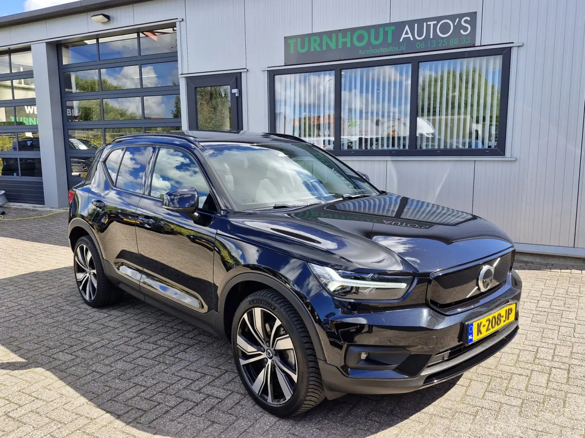 P8 AWD R-Design | Climate Pack (achterbank verwarmd) | Pack Lounge (audio installatie high end, elektrisch glazen schuif-/kanteldak, parkeersensor voor, rondomzicht camera)