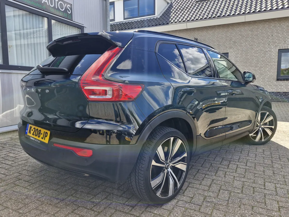 P8 AWD R-Design | Climate Pack (achterbank verwarmd) | Pack Lounge (audio installatie high end, elektrisch glazen schuif-/kanteldak, parkeersensor voor, rondomzicht camera)