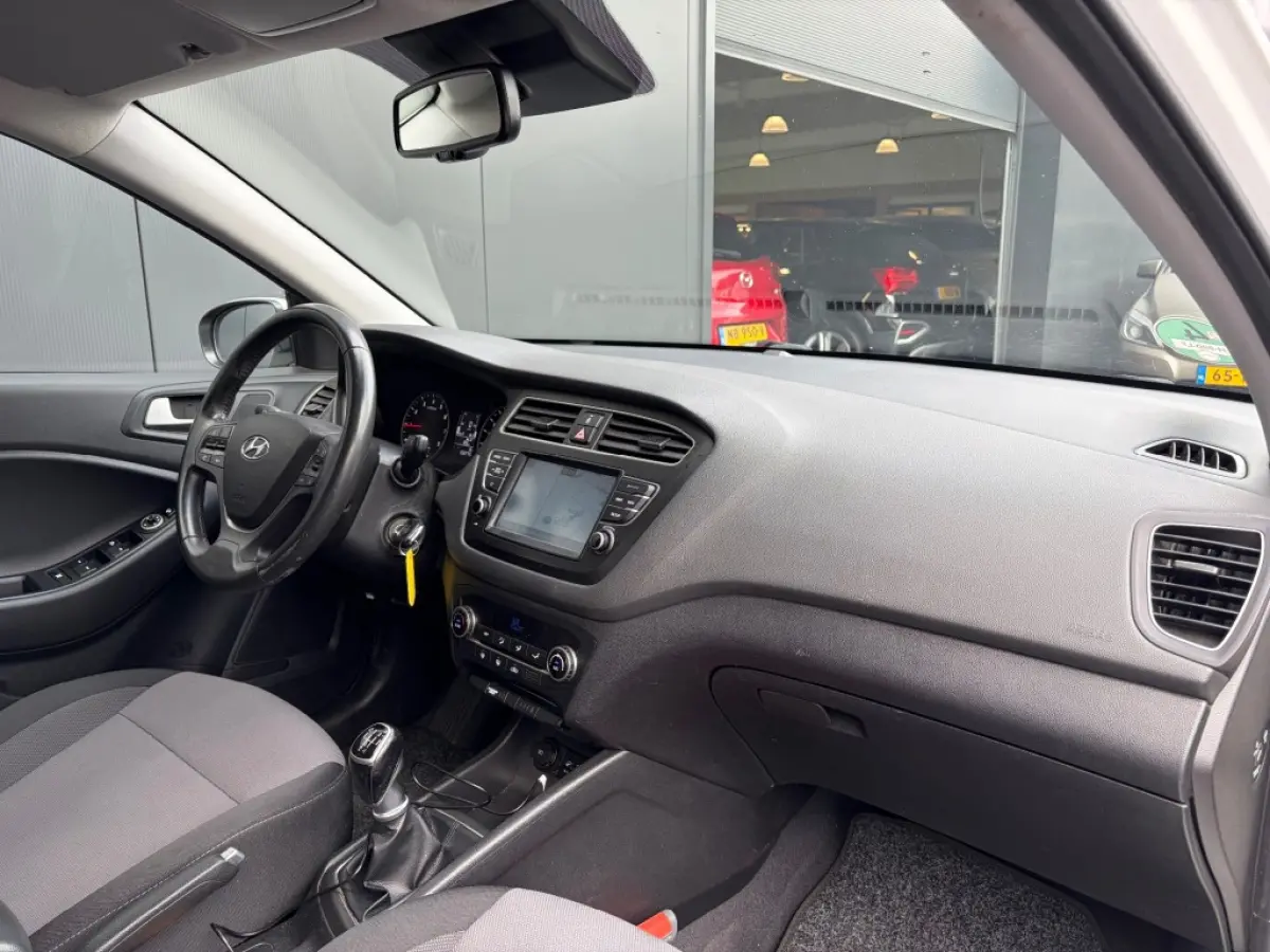 1.0 T-GDI 5-Drs Camera Navi Carplay Android Cruise PDC NL-auto
