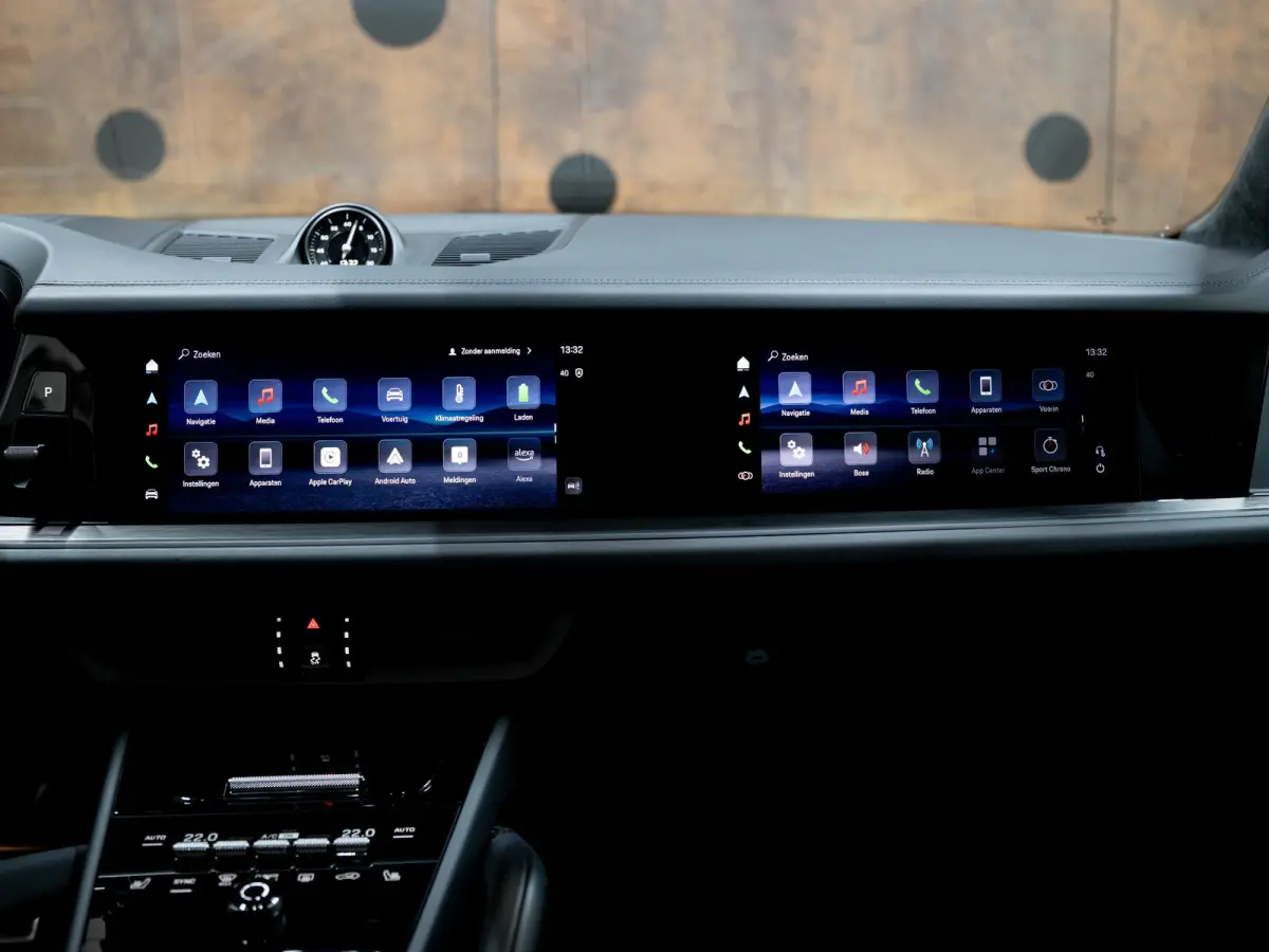 3.0 E-Hybrid Black Edition | SportDesign | Achterasbest. | 18-weg | PDCC | InnoDrive | HUD |