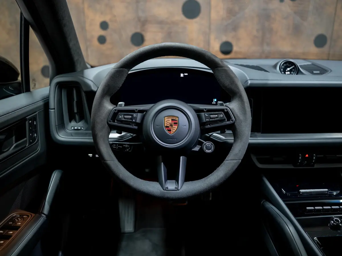 3.0 E-Hybrid Black Edition | SportDesign | Achterasbest. | 18-weg | PDCC | InnoDrive | HUD |