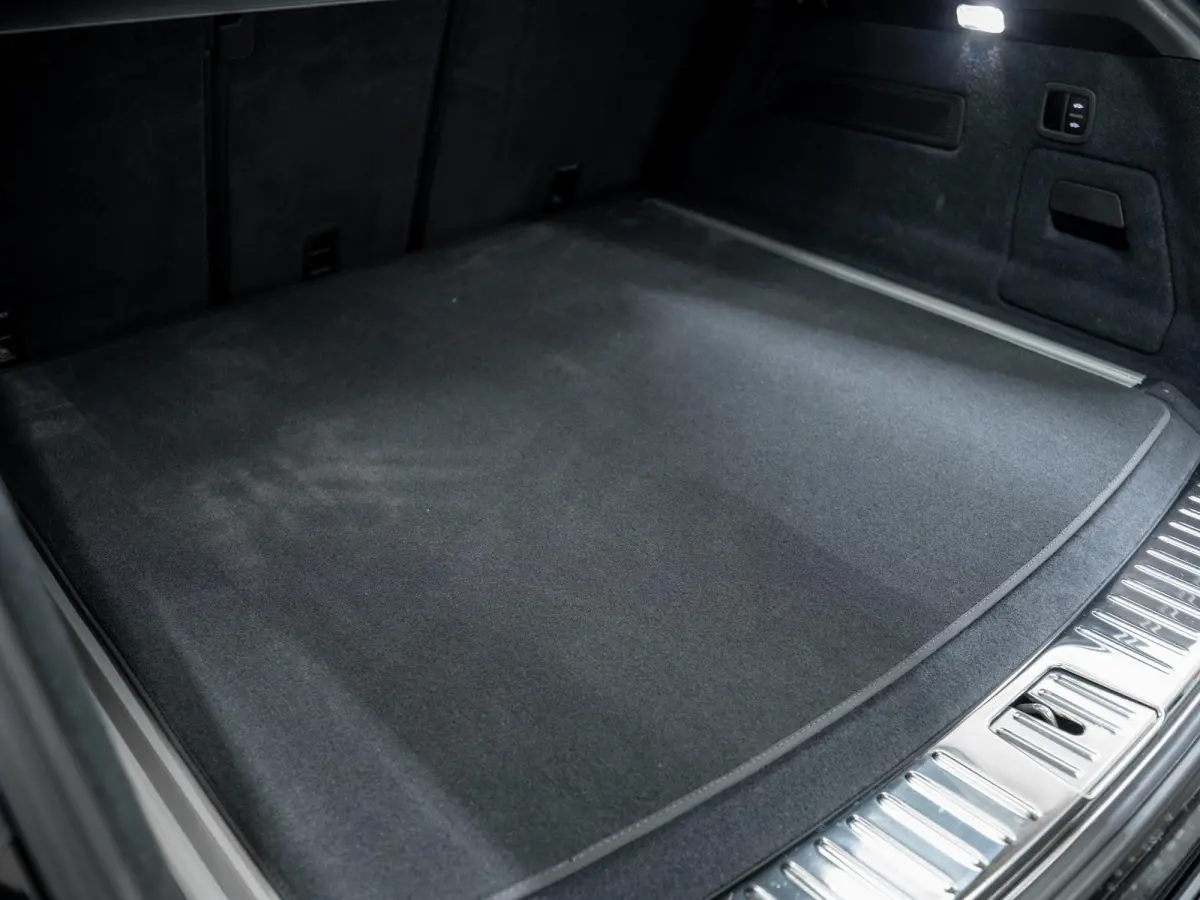 3.0 E-Hybrid Black Edition | SportDesign | Achterasbest. | 18-weg | PDCC | InnoDrive | HUD |