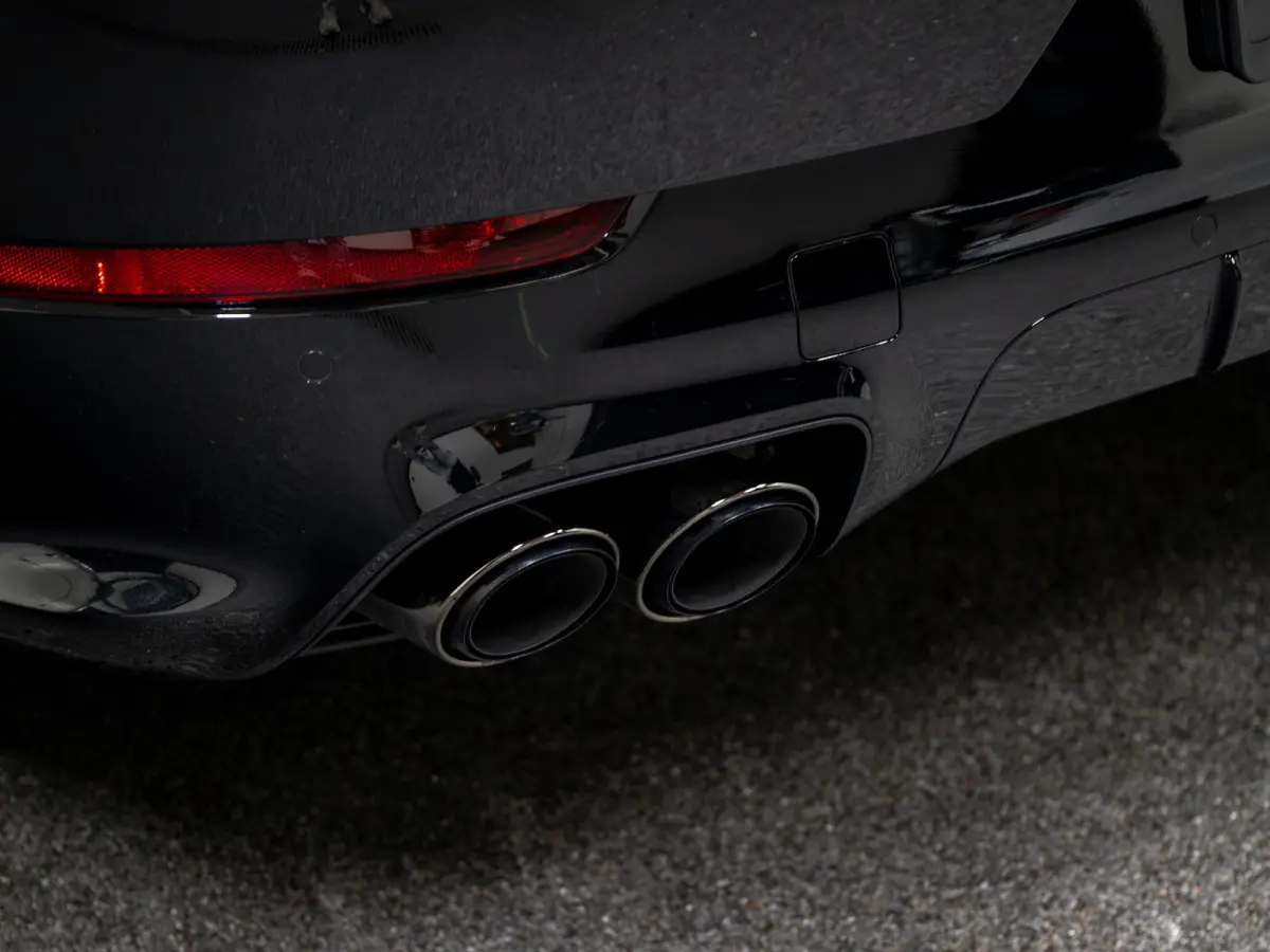 3.0 E-Hybrid Black Edition | SportDesign | Achterasbest. | 18-weg | PDCC | InnoDrive | HUD |