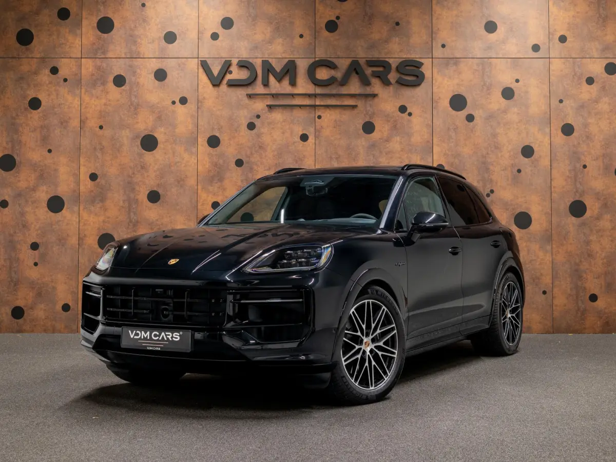 3.0 E-Hybrid Black Edition | SportDesign | Achterasbest. | 18-weg | PDCC | InnoDrive | HUD |