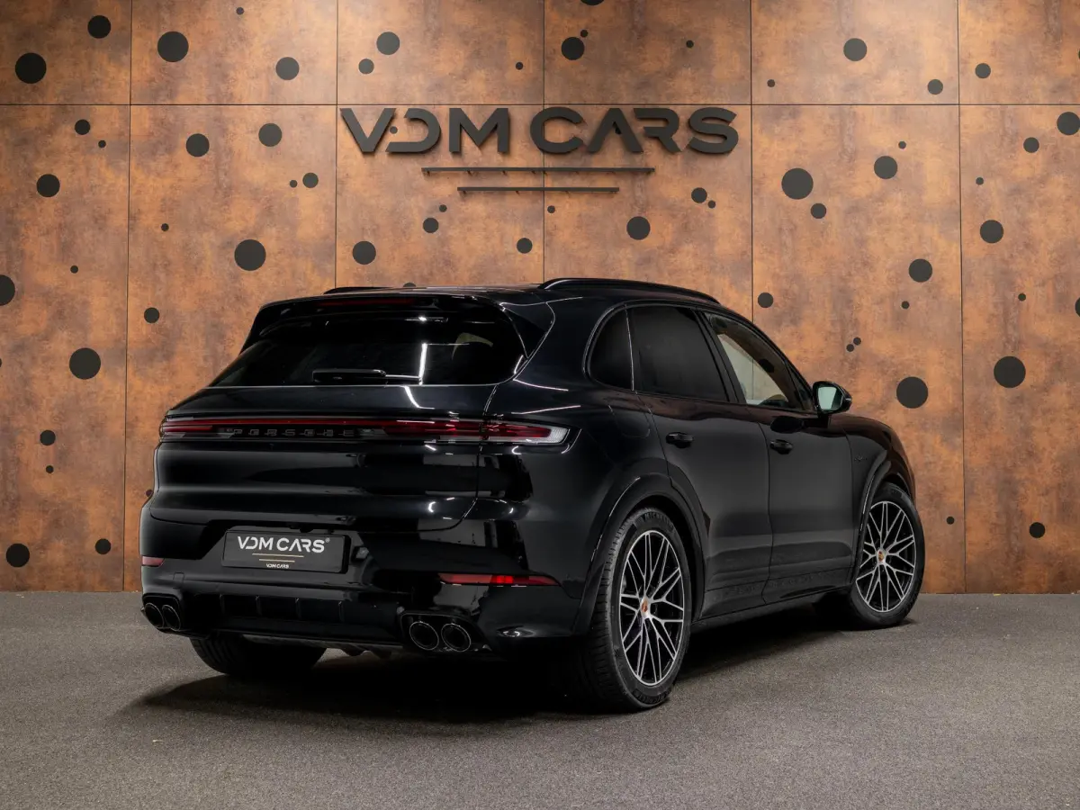 3.0 E-Hybrid Black Edition | SportDesign | Achterasbest. | 18-weg | PDCC | InnoDrive | HUD |