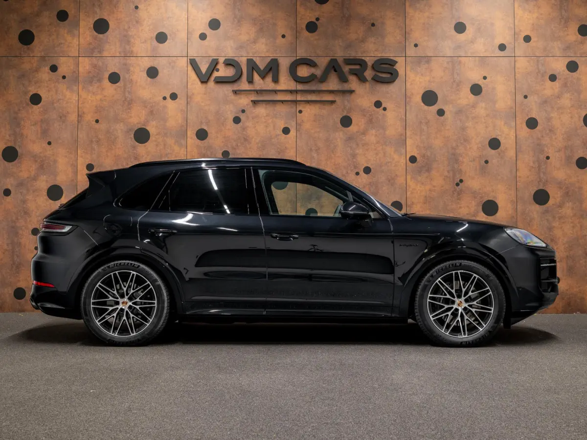 3.0 E-Hybrid Black Edition | SportDesign | Achterasbest. | 18-weg | PDCC | InnoDrive | HUD |