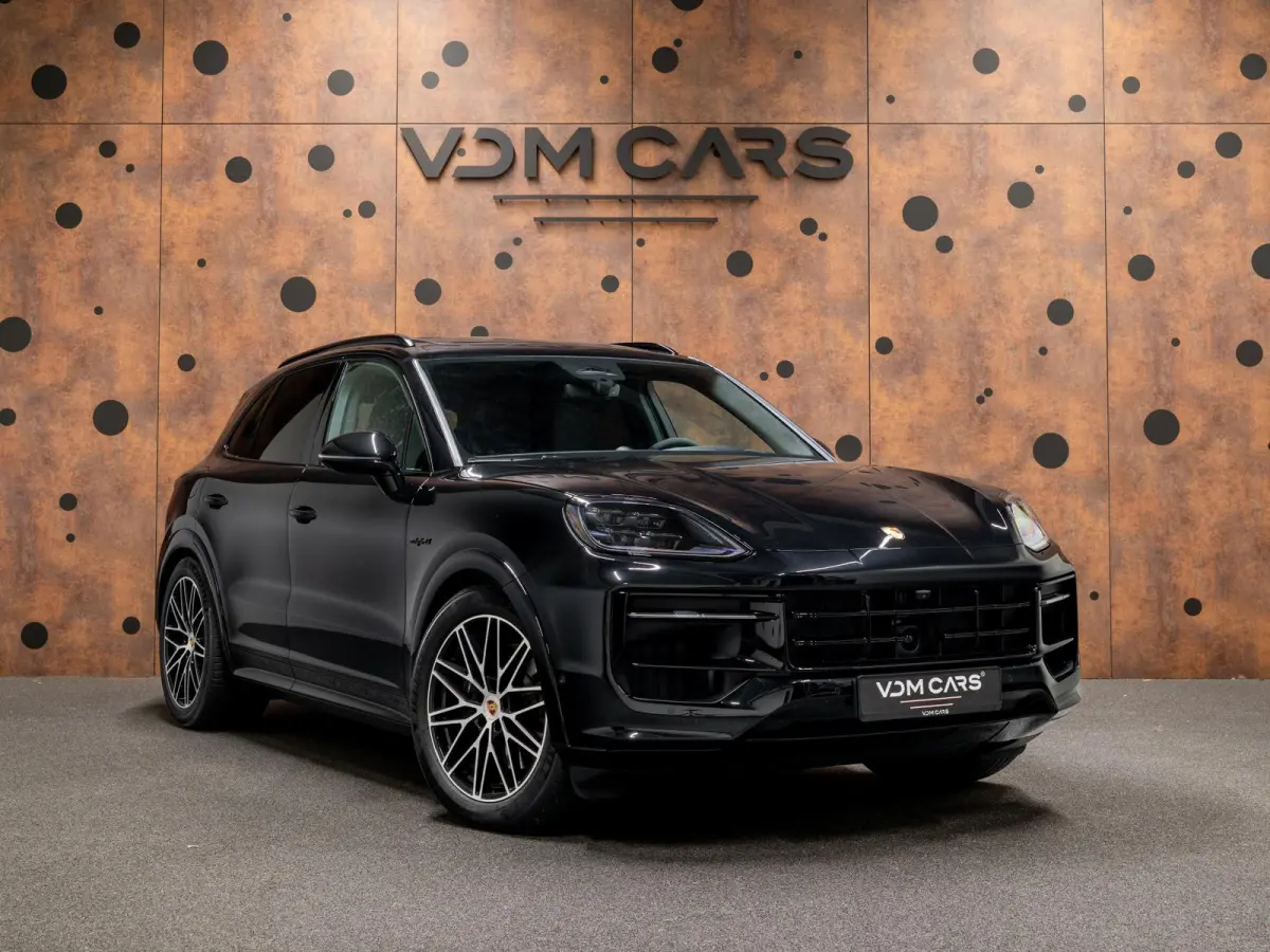 3.0 E-Hybrid Black Edition | SportDesign | Achterasbest. | 18-weg | PDCC | InnoDrive | HUD |