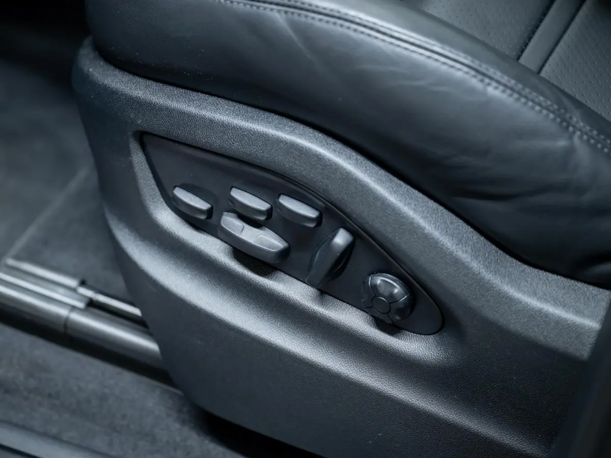 3.0 E-Hybrid Black Edition | SportDesign | Achterasbest. | 18-weg | PDCC | InnoDrive | HUD |