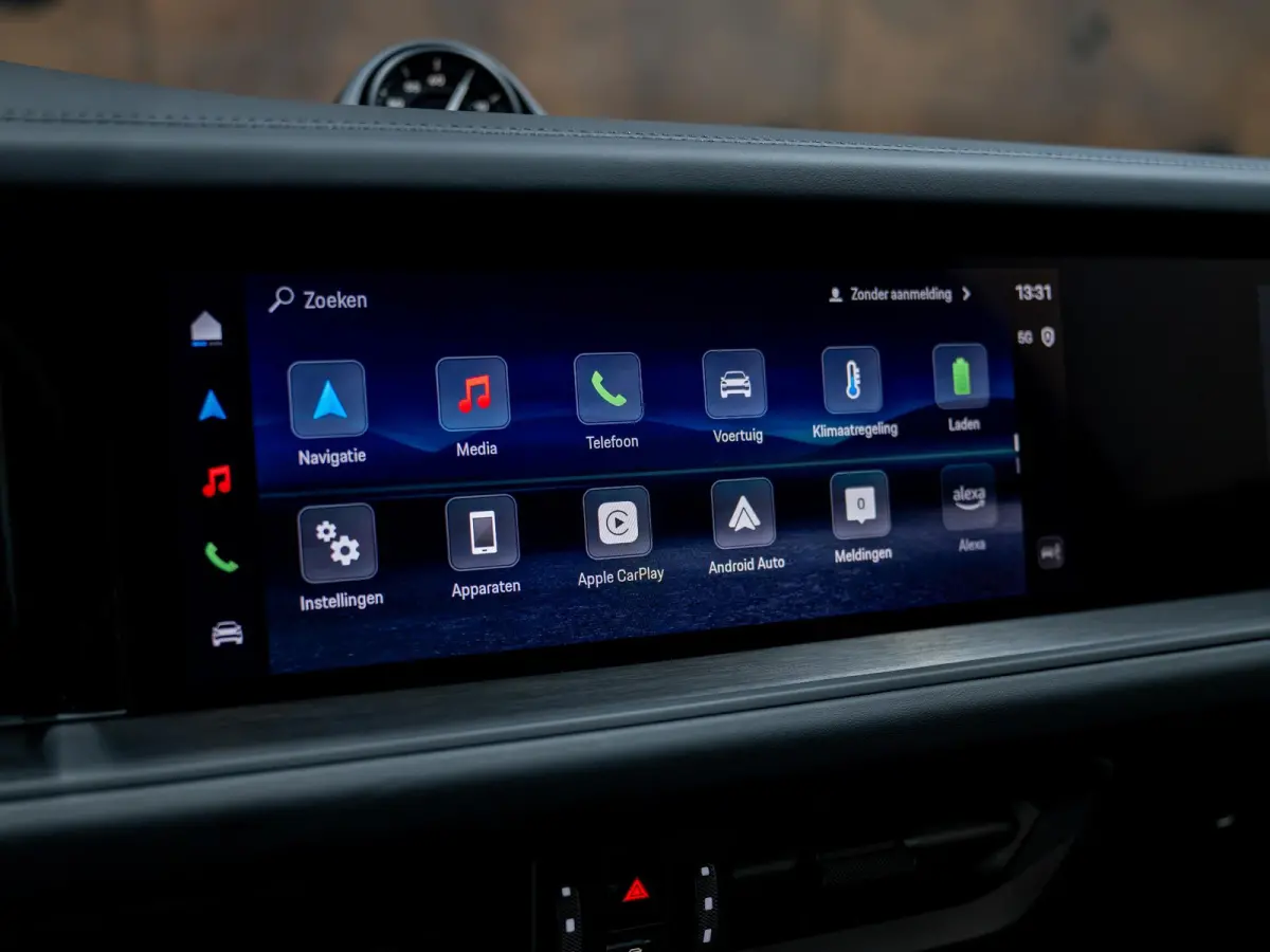 3.0 E-Hybrid Black Edition | SportDesign | Achterasbest. | 18-weg | PDCC | InnoDrive | HUD |