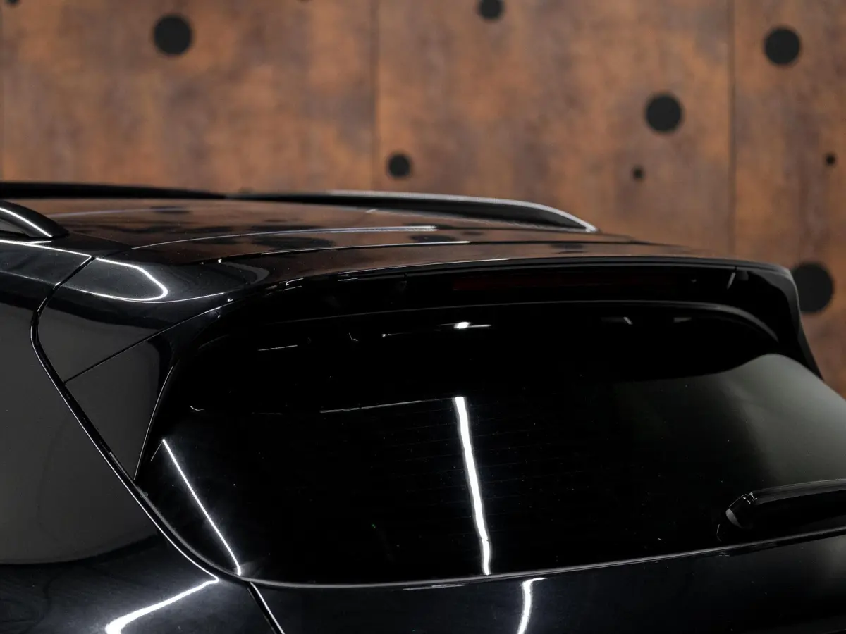 3.0 E-Hybrid Black Edition | SportDesign | Achterasbest. | 18-weg | PDCC | InnoDrive | HUD |