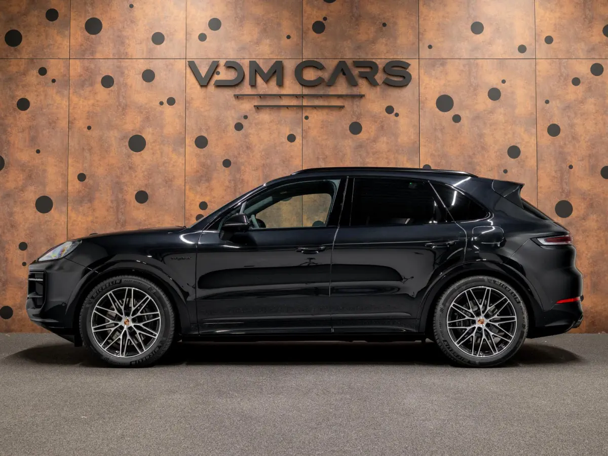 3.0 E-Hybrid Black Edition | SportDesign | Achterasbest. | 18-weg | PDCC | InnoDrive | HUD |