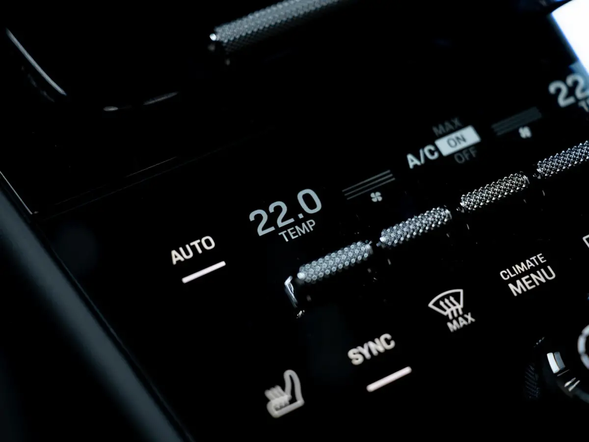 3.0 E-Hybrid Black Edition | SportDesign | Achterasbest. | 18-weg | PDCC | InnoDrive | HUD |