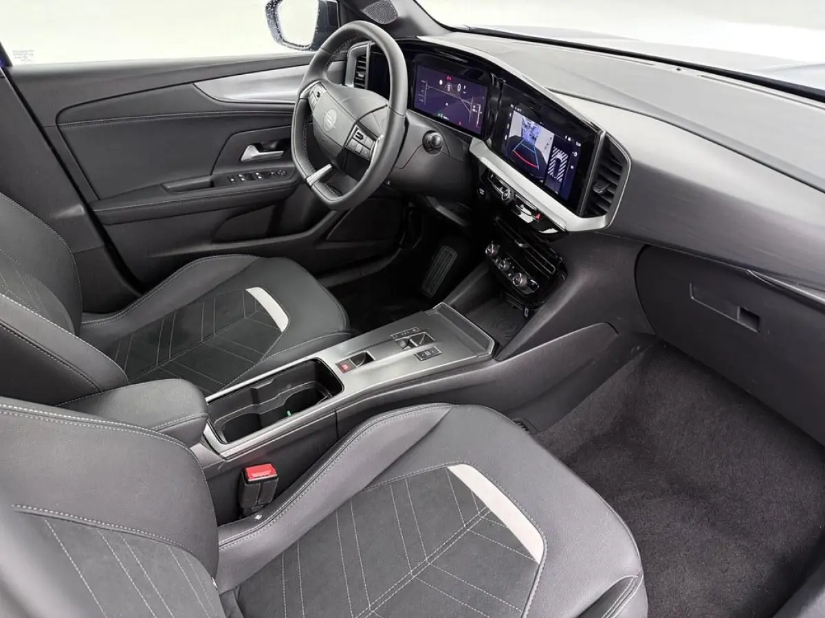 1.2T 145pk Hybrid GS Automaat Winterpakket/Camera/ Alcantara/Ecc/Ad.Cruise/Keyless/Blindspot/CarPlay  Nieuwe model
