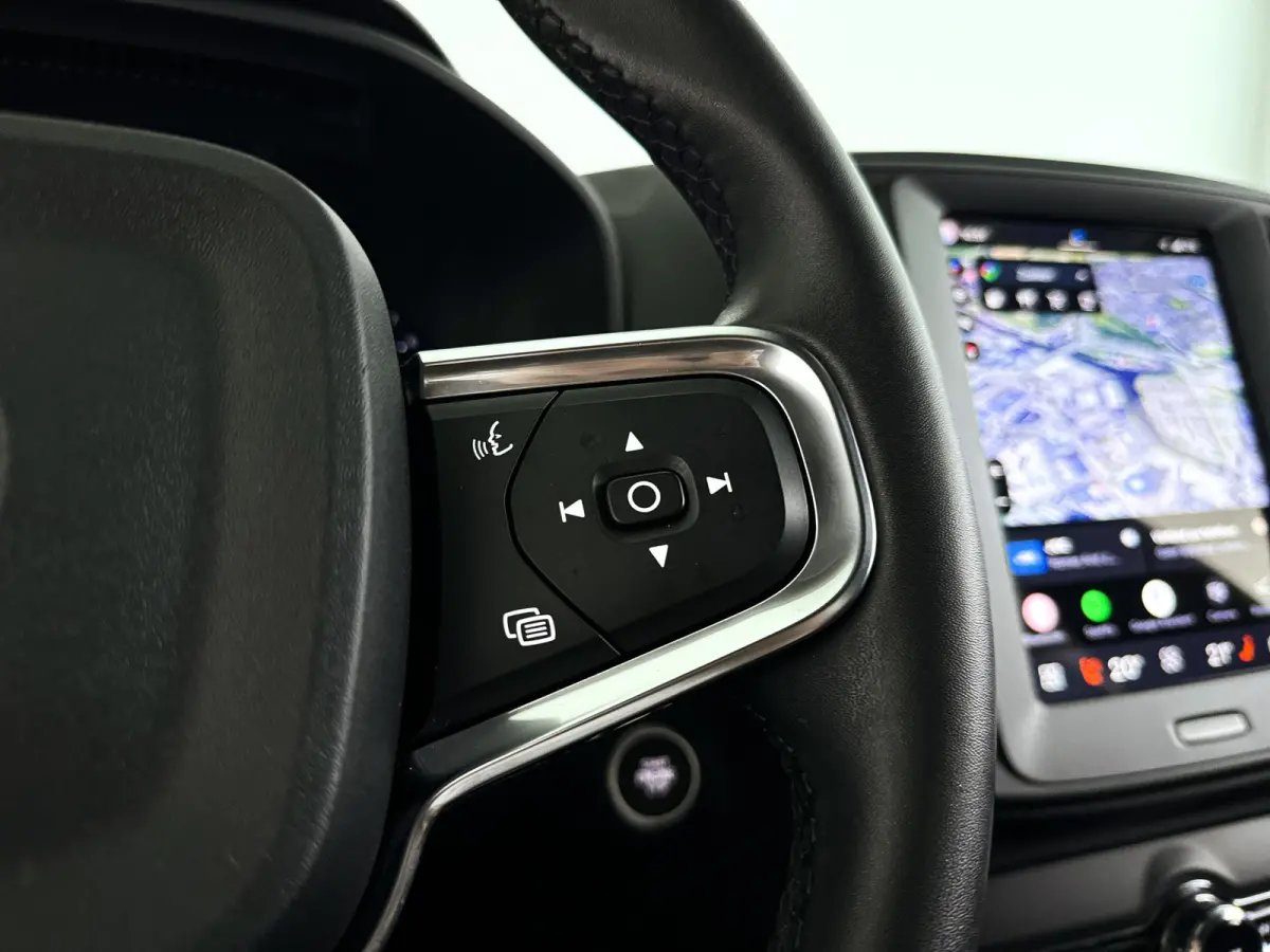 B3 Essential | Parkeercamera | Stoel- en stuurverwarming | Google infotainment
