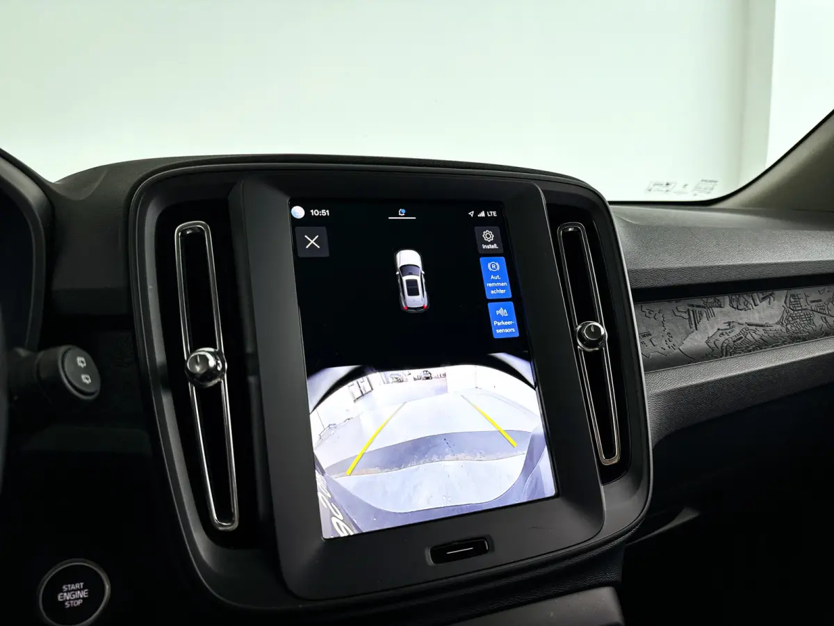 B3 Essential | Parkeercamera | Stoel- en stuurverwarming | Google infotainment