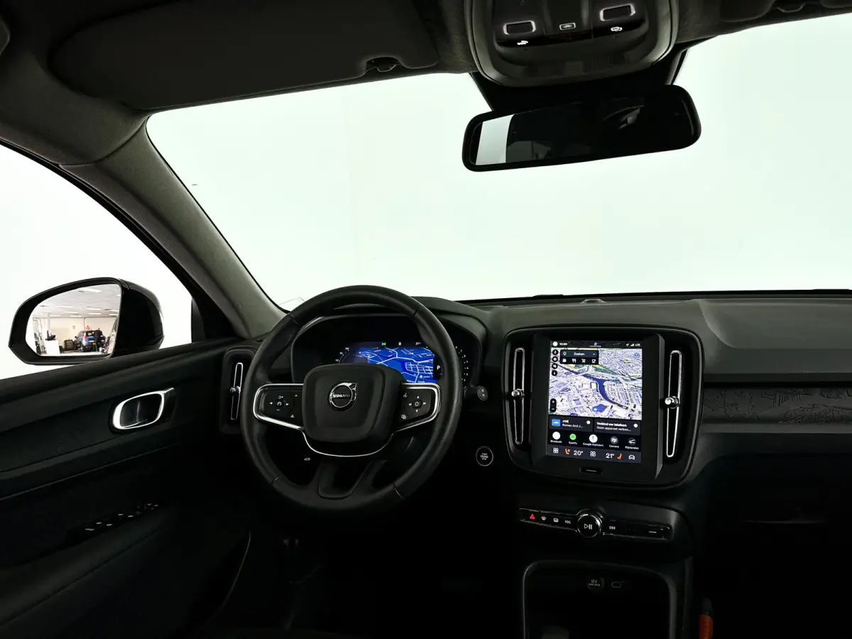 B3 Essential | Parkeercamera | Stoel- en stuurverwarming | Google infotainment