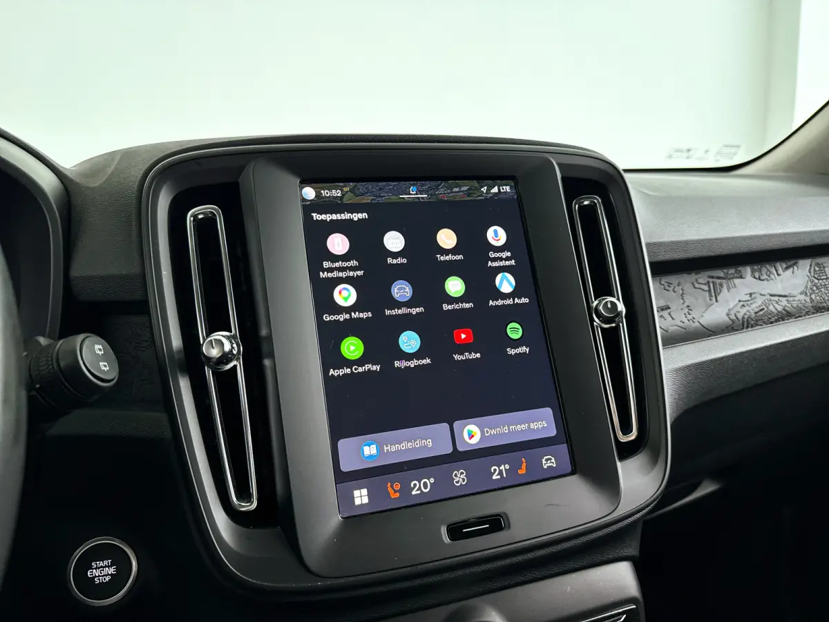 B3 Essential | Parkeercamera | Stoel- en stuurverwarming | Google infotainment