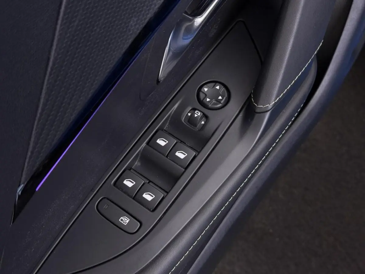 1.2 Hybrid 145PK GT Automaat 360.Camera/Nav/Led /Blindspot/Keyless/Ad.Cruise/CarPlay
