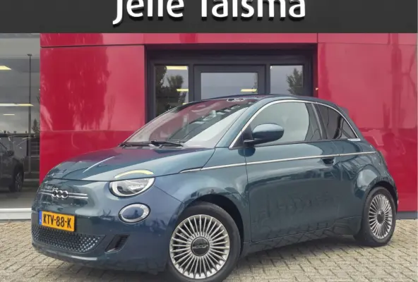 Urban 42 kWh | Pack Style | Pack Comfort | Camera | Stoelverwarming | Cruise control | Lane Assist | Apple Carplay/Android Auto