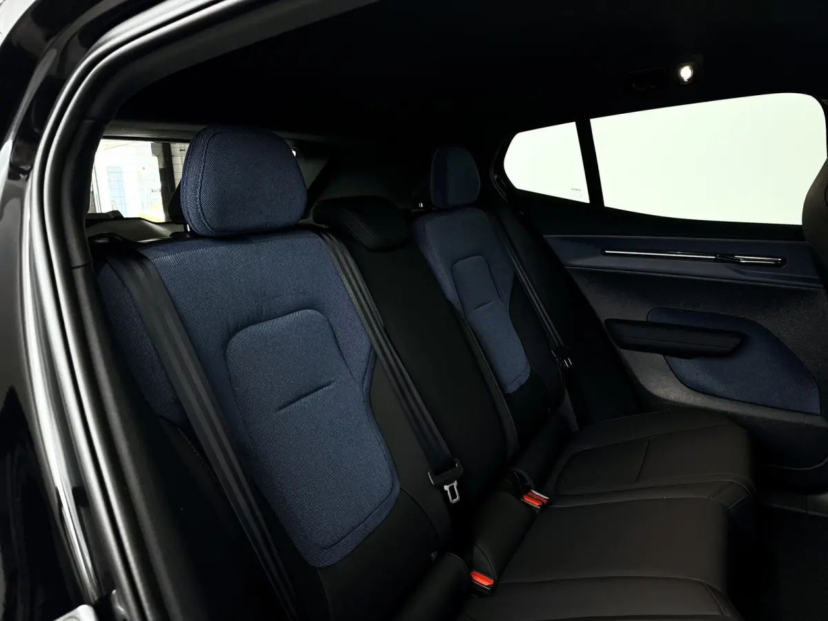 Single Motor Extended Range Plus 69 kWh | Parkeercamera | Harman Kardon | Stoel- en stuurverwarming | Elektrische stoelen