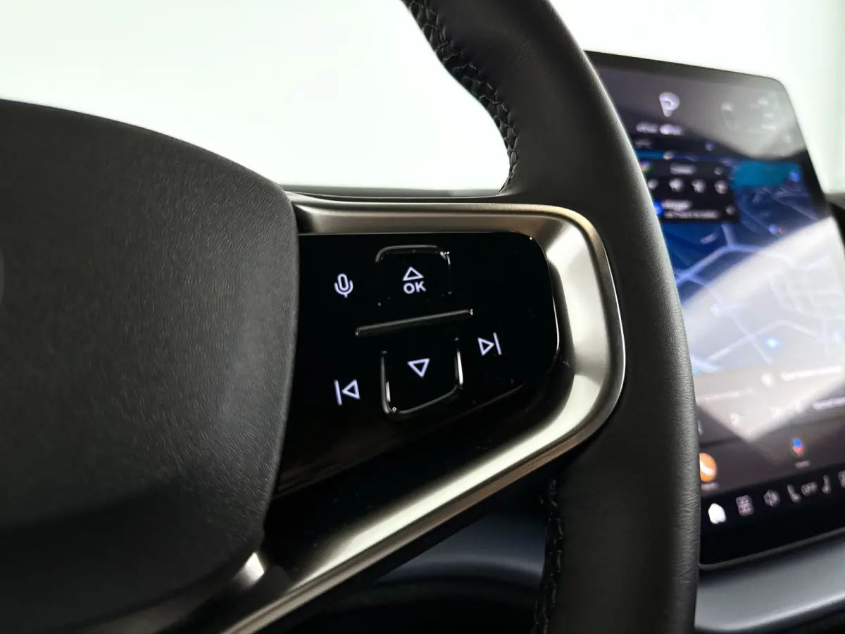Single Motor Extended Range Plus 69 kWh | Parkeercamera | Harman Kardon | Stoel- en stuurverwarming | Elektrische stoelen