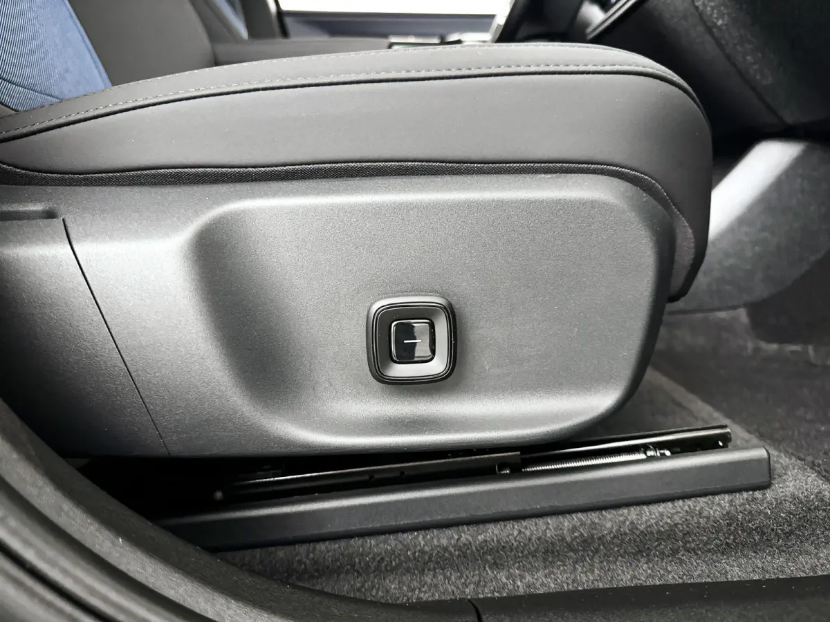 Single Motor Extended Range Plus 69 kWh | Parkeercamera | Harman Kardon | Stoel- en stuurverwarming | Elektrische stoelen