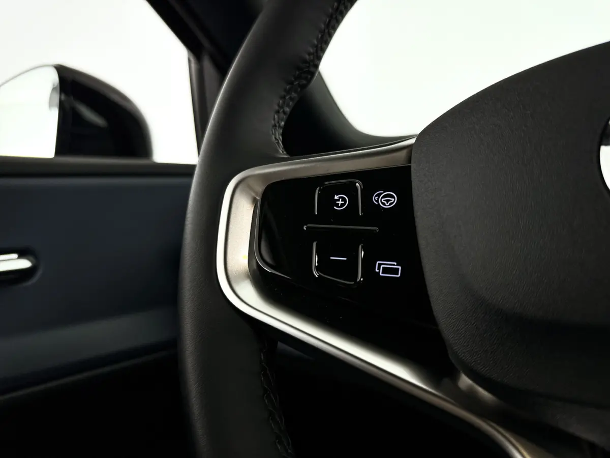Single Motor Extended Range Plus 69 kWh | Parkeercamera | Harman Kardon | Stoel- en stuurverwarming | Elektrische stoelen
