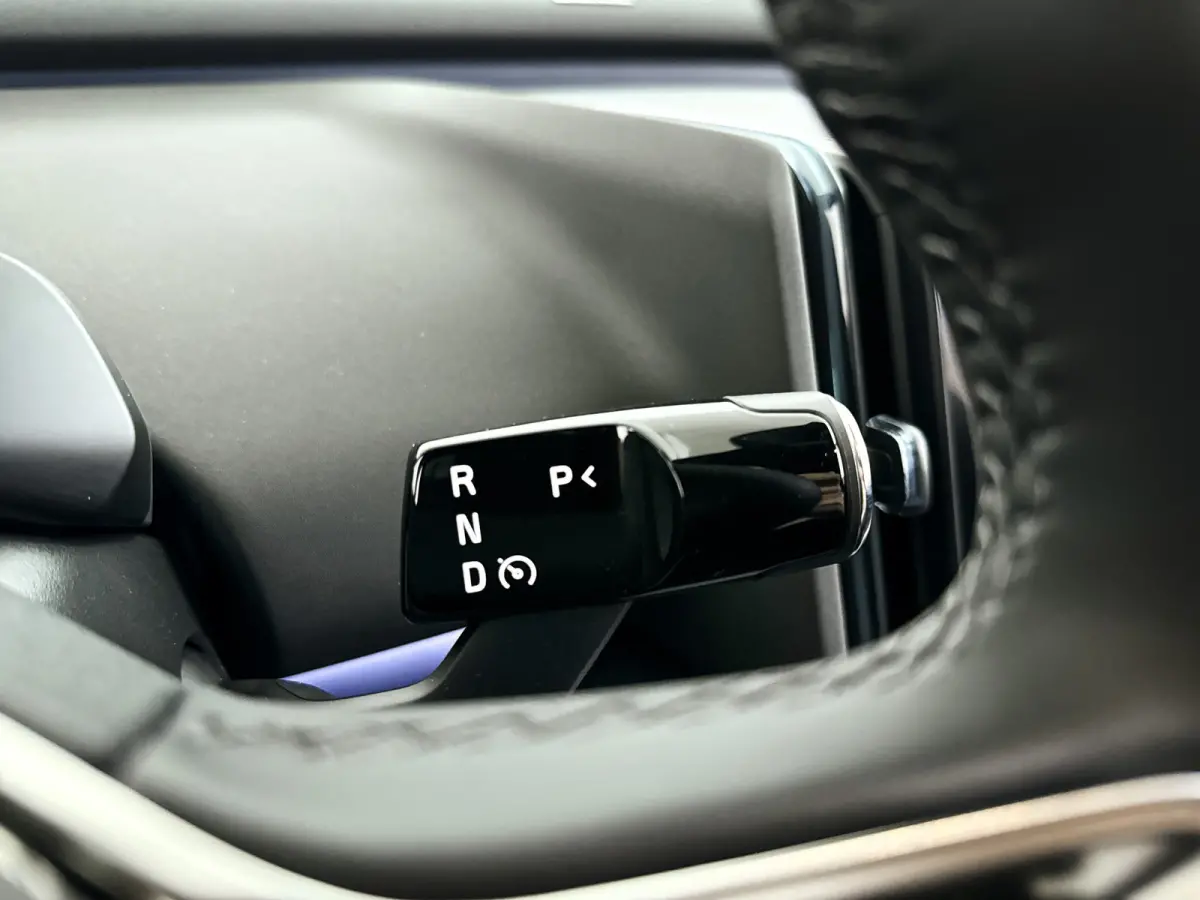 Single Motor Extended Range Plus 69 kWh | Parkeercamera | Harman Kardon | Stoel- en stuurverwarming | Elektrische stoelen
