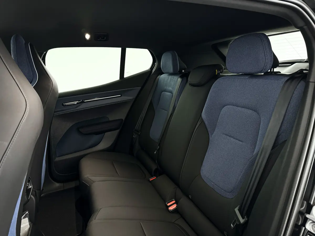 Single Motor Extended Range Plus 69 kWh | Parkeercamera | Harman Kardon | Stoel- en stuurverwarming | Elektrische stoelen