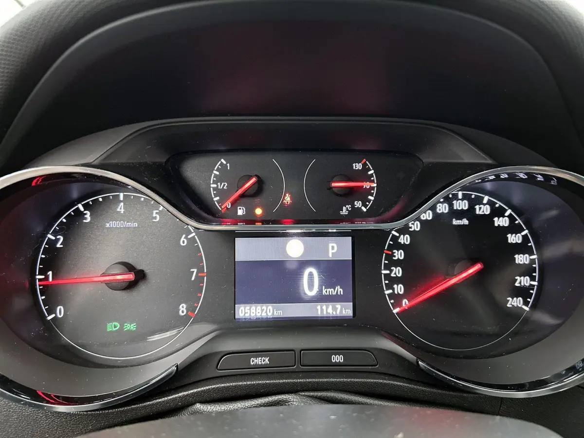 1.2 Turbo Innovation | Parkeersensoren V+A | Stoelverwarming&Stuurverwarming | 17" Lichtmetalen velgen