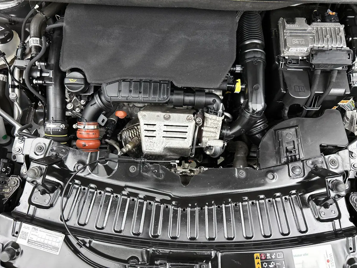 1.2 Turbo Innovation | Parkeersensoren V+A | Stoelverwarming&Stuurverwarming | 17" Lichtmetalen velgen
