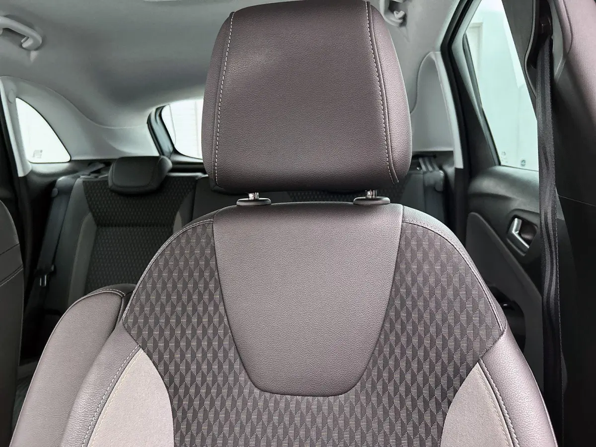 1.2 Turbo Innovation | Parkeersensoren V+A | Stoelverwarming&Stuurverwarming | 17" Lichtmetalen velgen