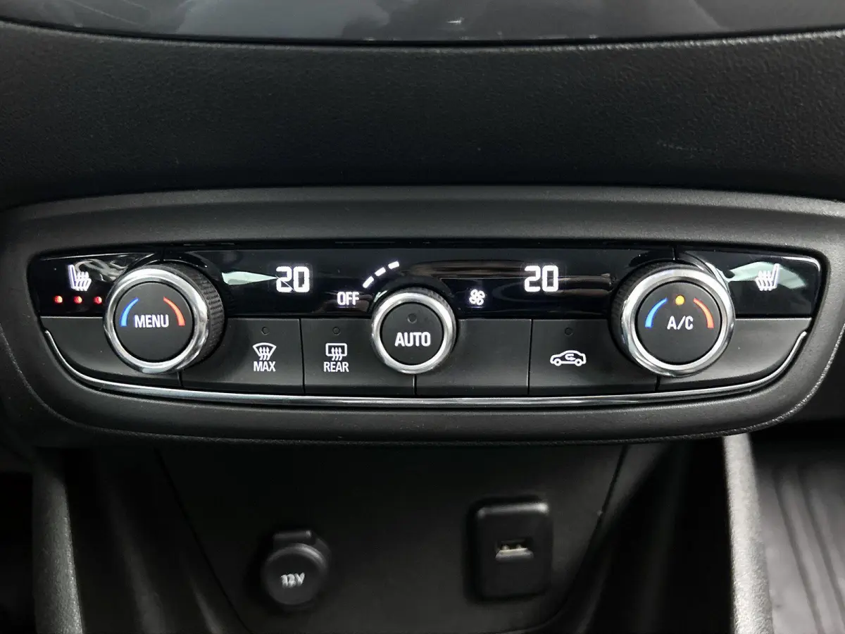 1.2 Turbo Innovation | Parkeersensoren V+A | Stoelverwarming&Stuurverwarming | 17" Lichtmetalen velgen