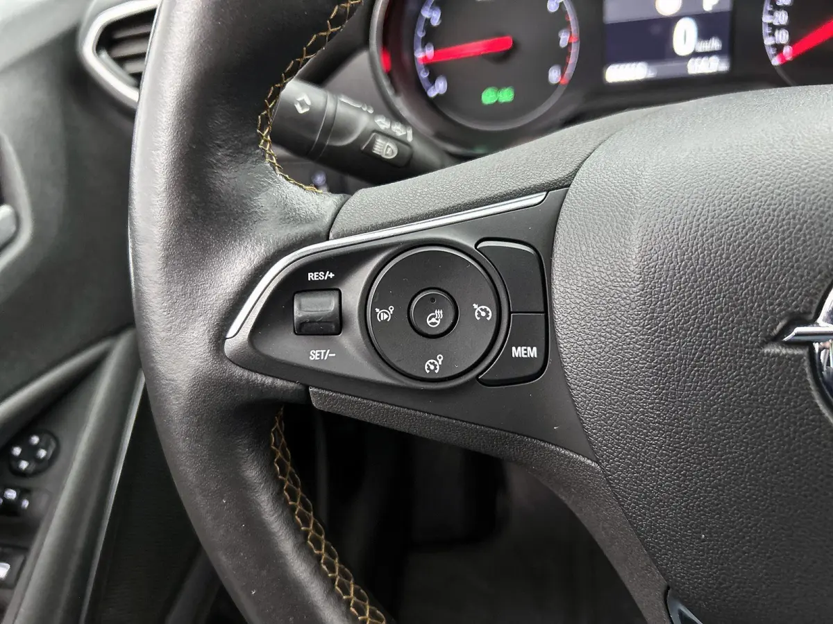 1.2 Turbo Innovation | Parkeersensoren V+A | Stoelverwarming&Stuurverwarming | 17" Lichtmetalen velgen