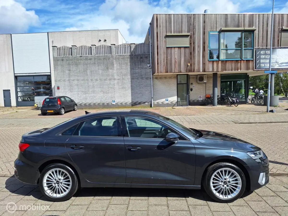 30 TFSI PRO LINE • CARPLAY •
