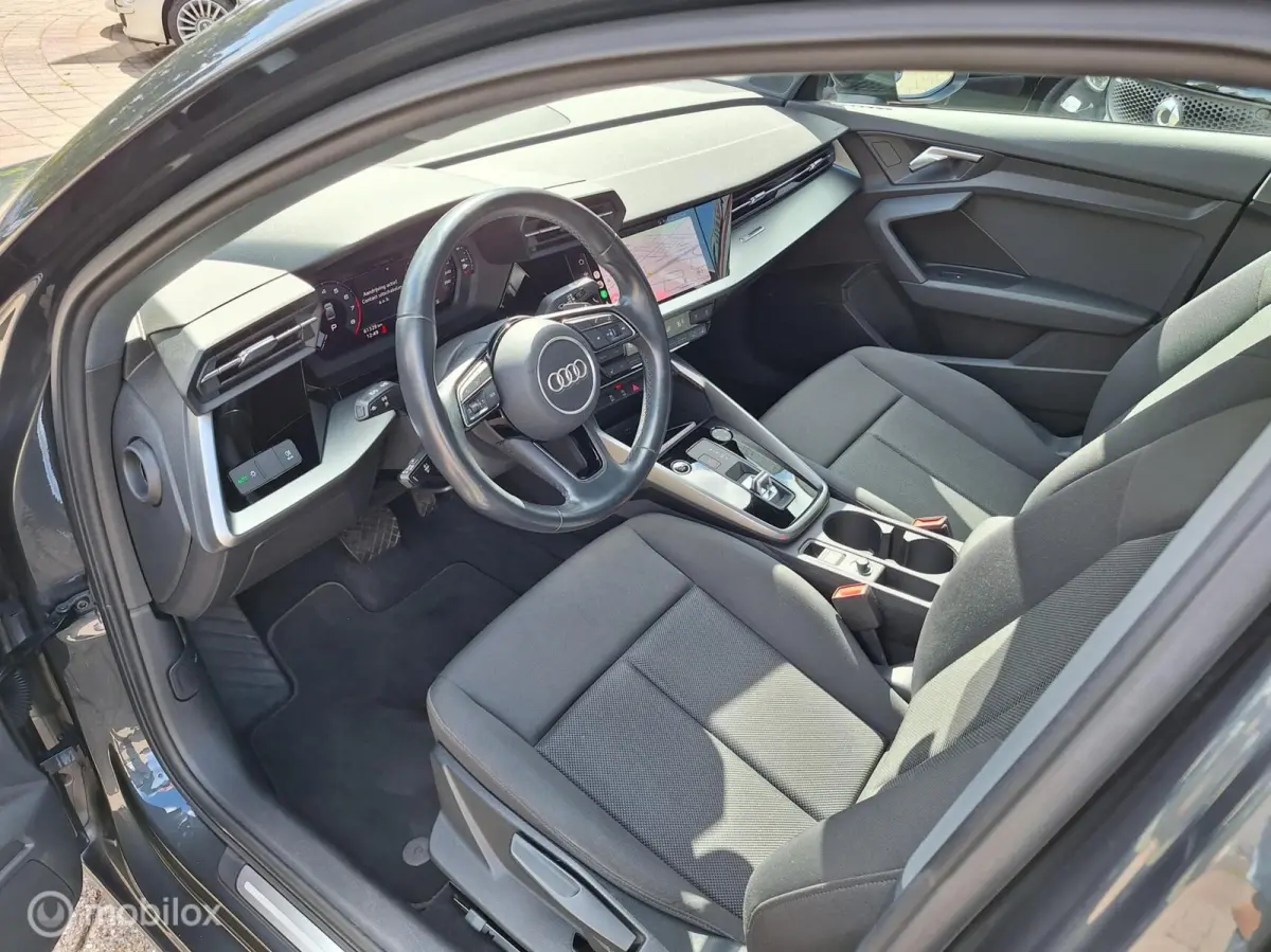 30 TFSI PRO LINE • CARPLAY •