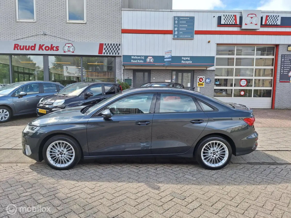 30 TFSI PRO LINE • CARPLAY •