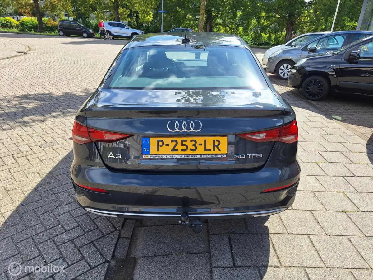 30 TFSI PRO LINE • CARPLAY •