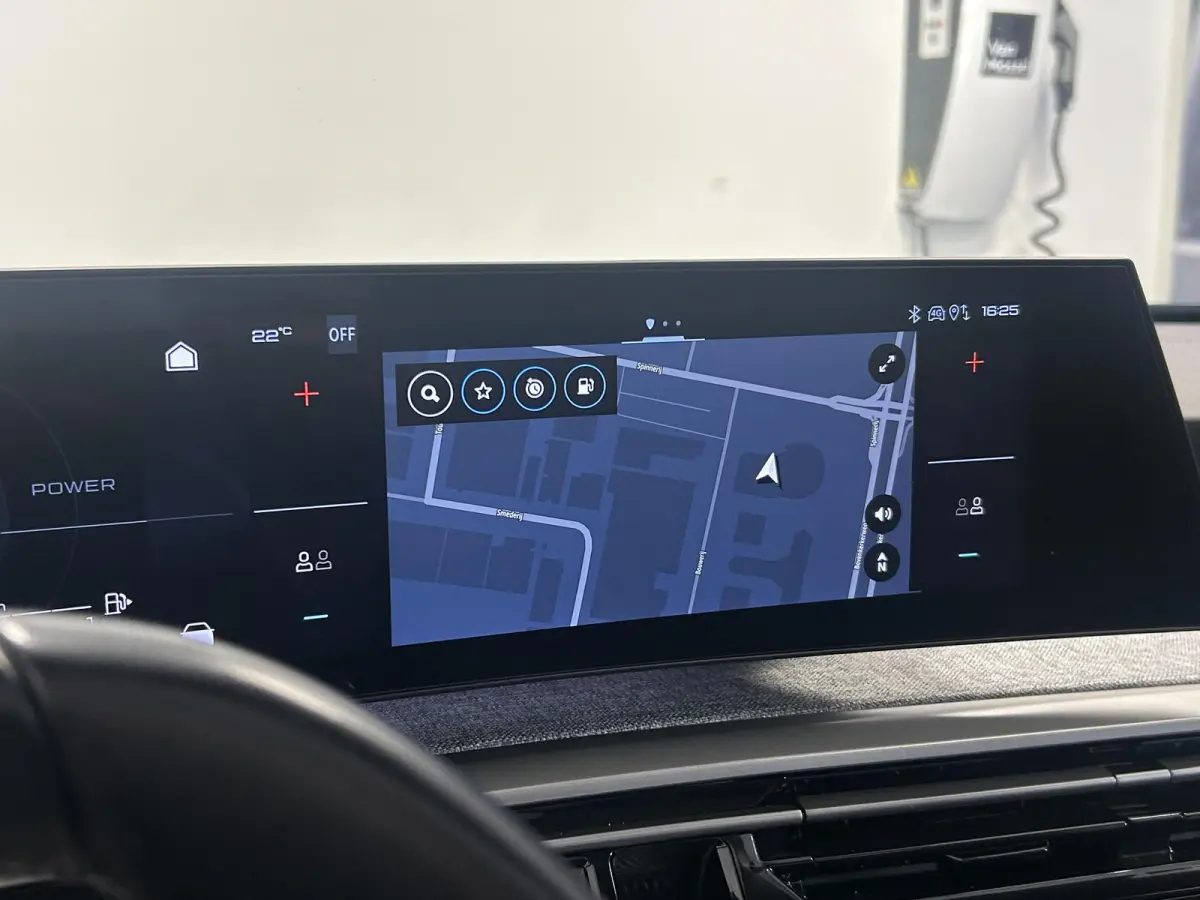 1.2 Hybrid 136 Allure | Panoramisch schuifdak | Lederen bekleding | Navigatie | Trekhaak | Apple CarPlay/Android Auto