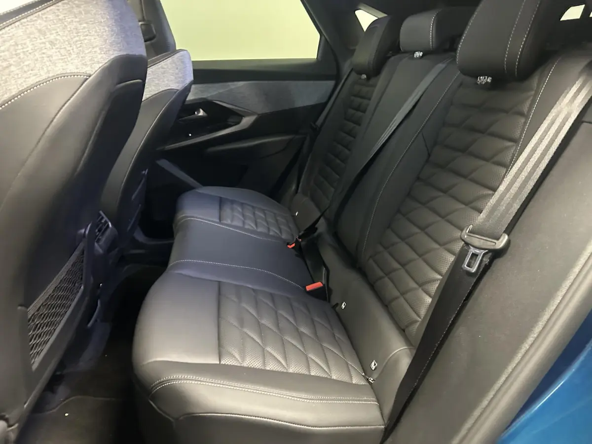 1.2 Hybrid 136 Allure | Panoramisch schuifdak | Lederen bekleding | Navigatie | Trekhaak | Apple CarPlay/Android Auto