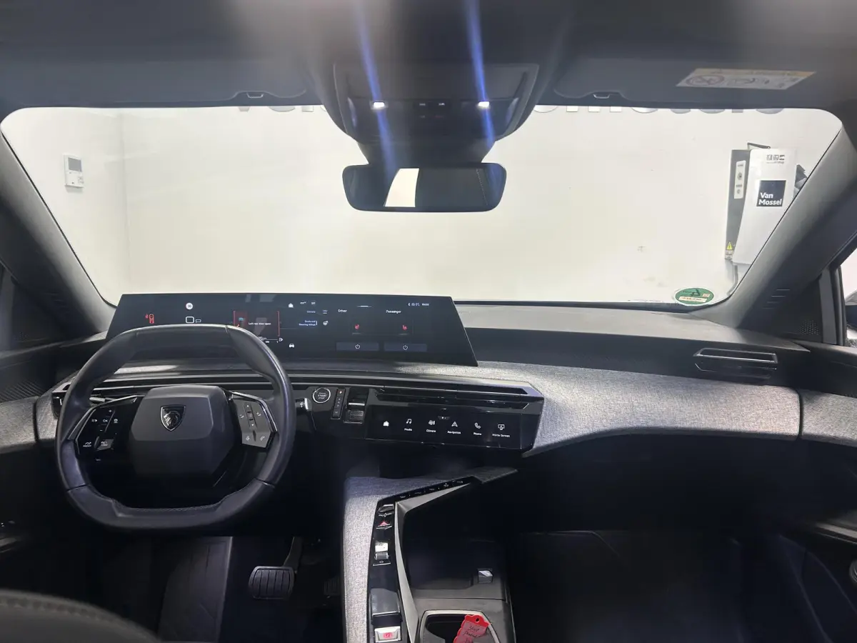1.2 Hybrid 136 Allure | Panoramisch schuifdak | Lederen bekleding | Navigatie | Trekhaak | Apple CarPlay/Android Auto