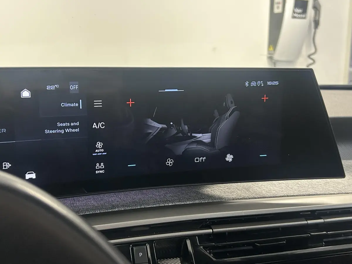 1.2 Hybrid 136 Allure | Panoramisch schuifdak | Lederen bekleding | Navigatie | Trekhaak | Apple CarPlay/Android Auto