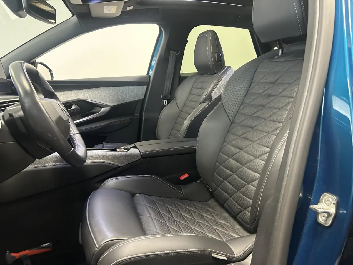 1.2 Hybrid 136 Allure | Panoramisch schuifdak | Lederen bekleding | Navigatie | Trekhaak | Apple CarPlay/Android Auto