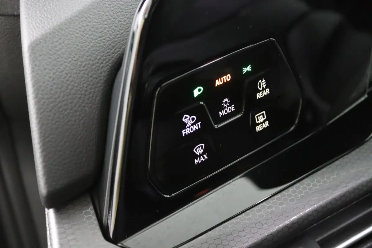 1.4 eHybrid GTE*ACC*ECC*PANO*IQLIGHT*NAVI*VIRTUAL*